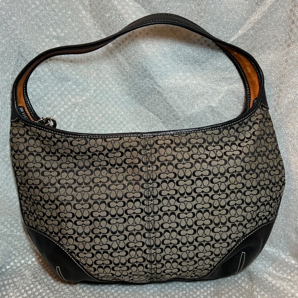 Coach - Picture 2 of 6